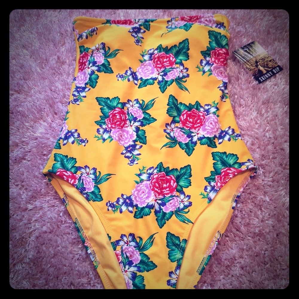 NWT OnePiece Swimming Suit 🏵️